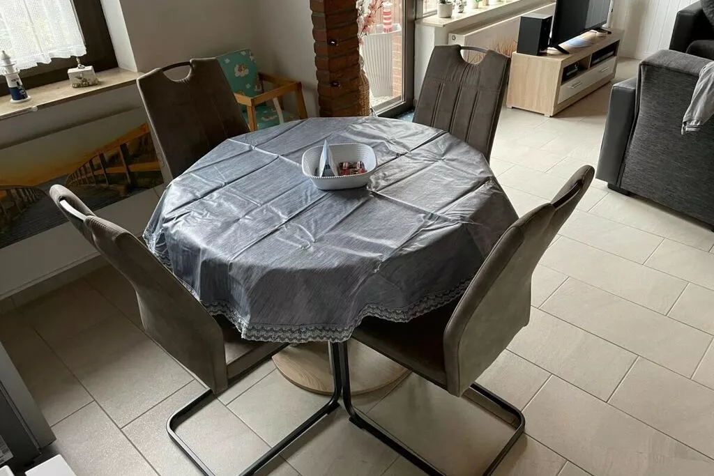 295862-Dining room