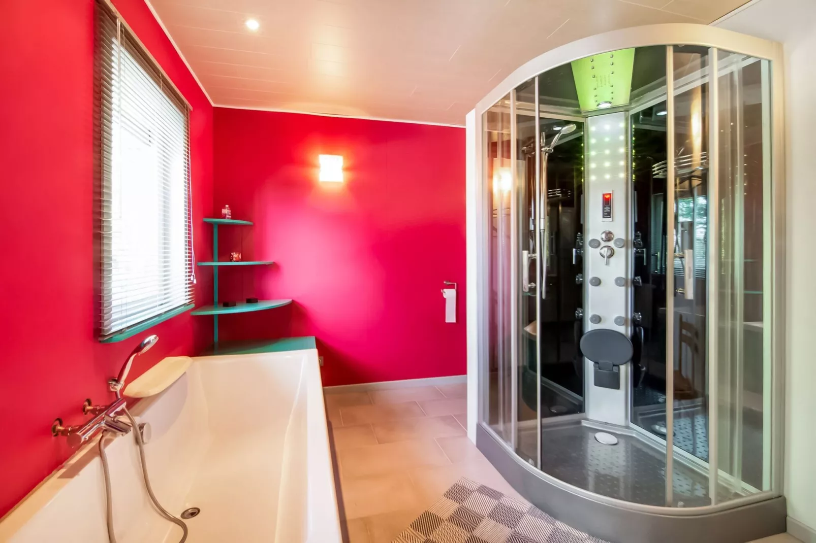 Super Flux-Bathroom