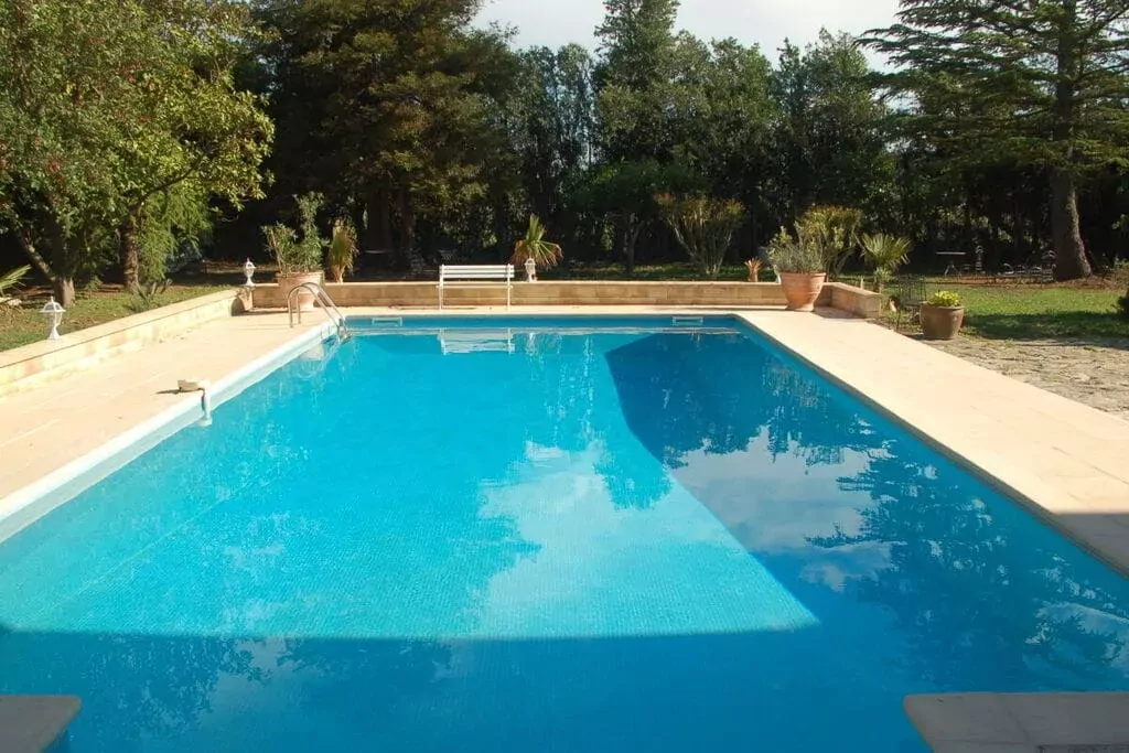453364-Schwimmbad