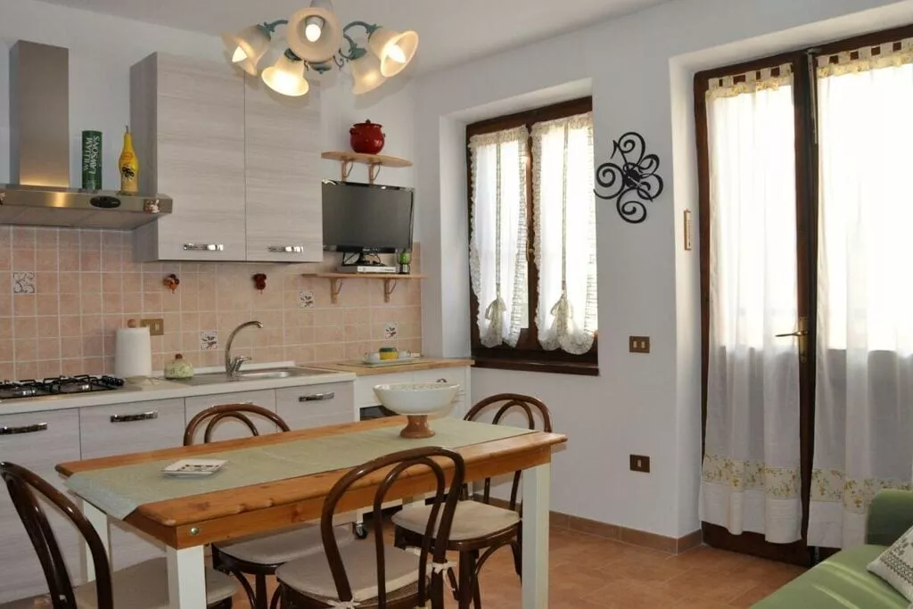 255003-Kitchen