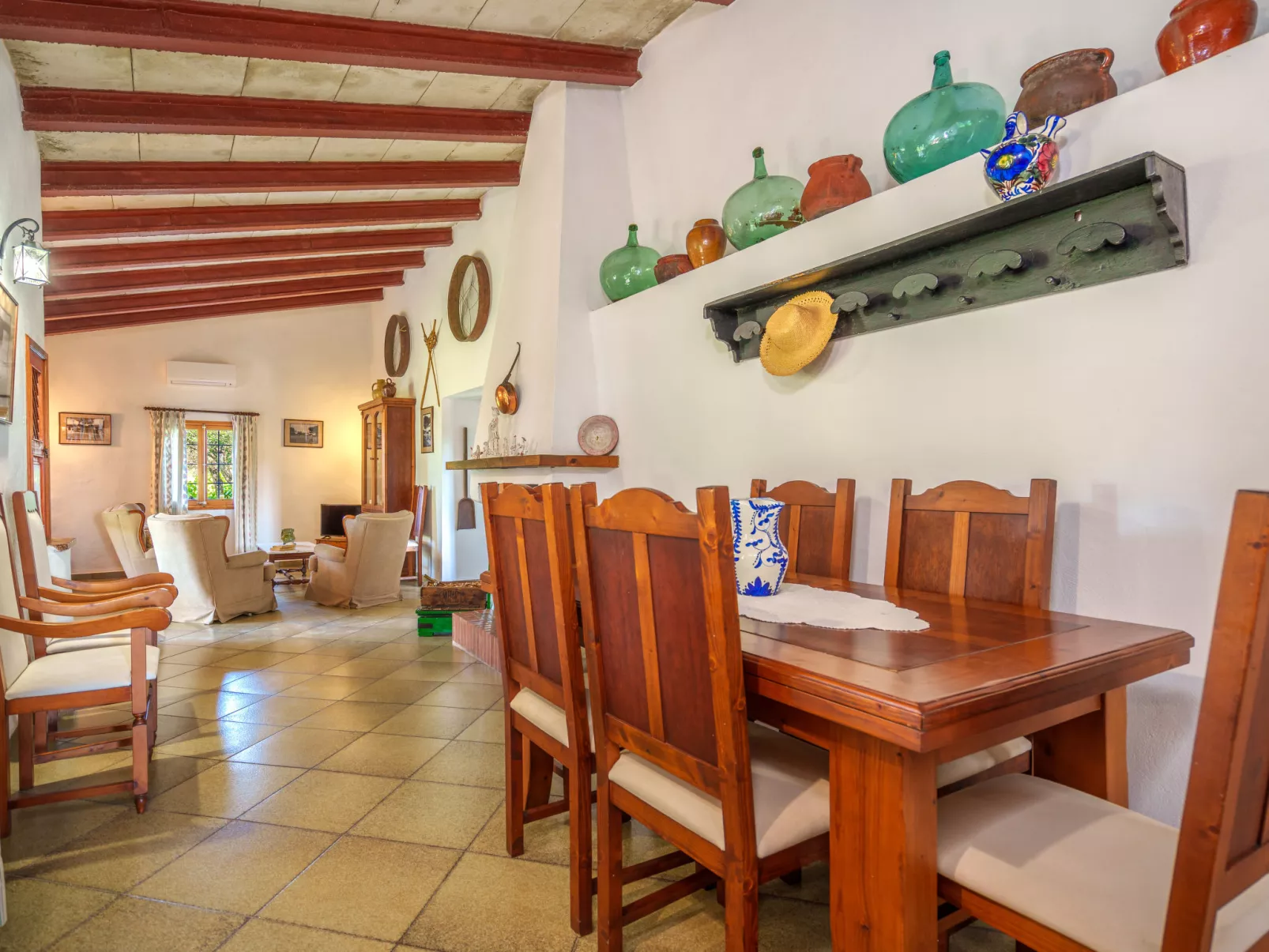 Sant Joan-Inside