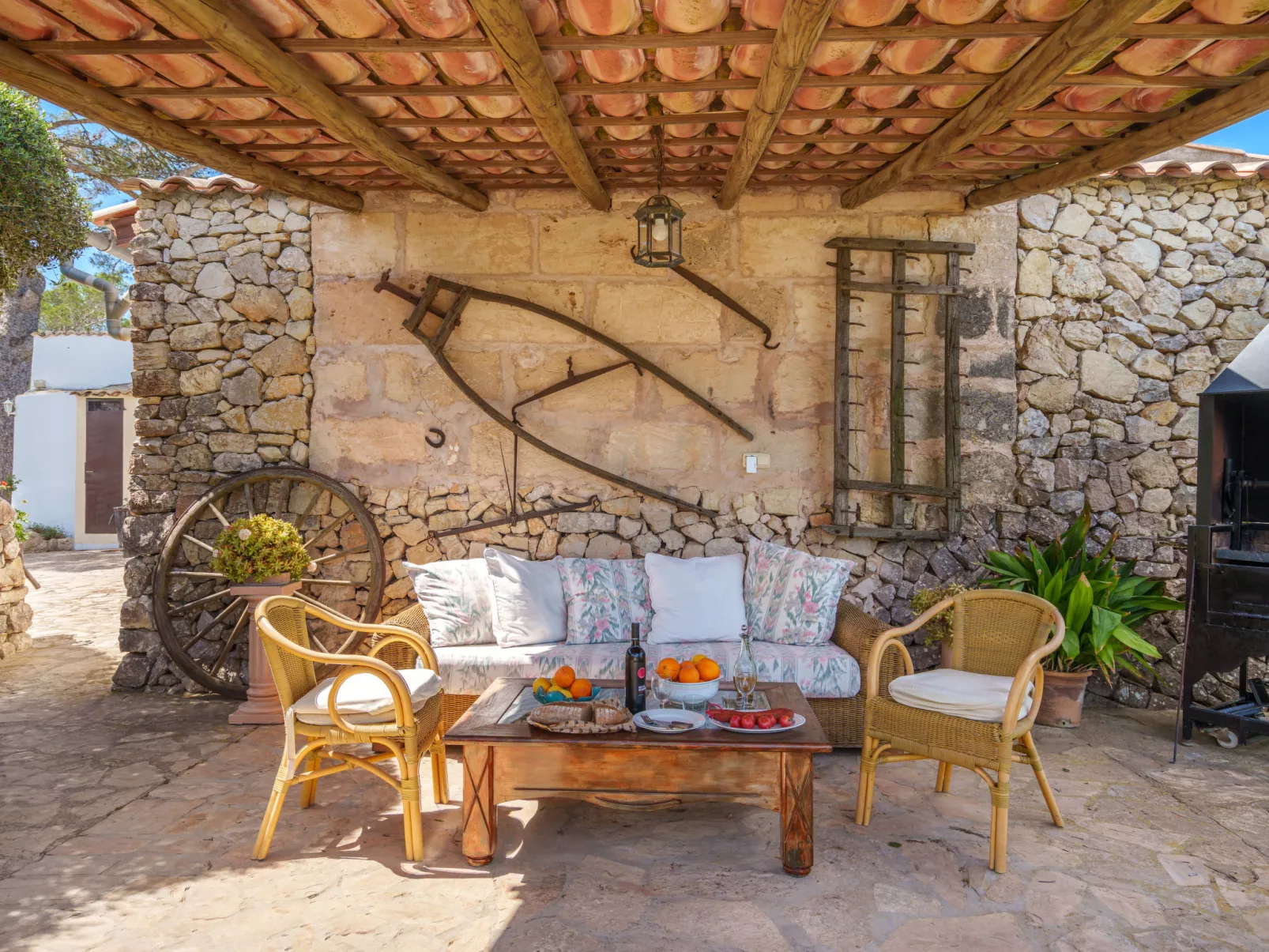 Sant Joan-Outside