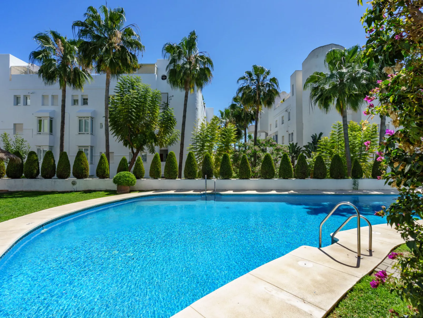 Marbella Real-Outside