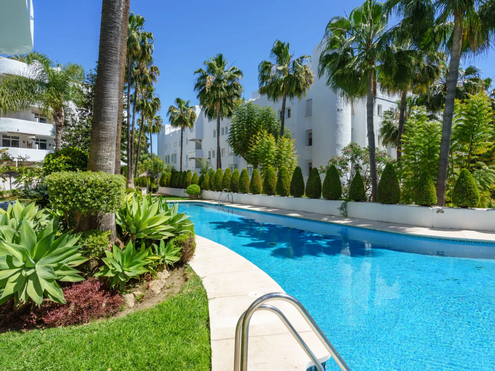 Marbella Real-Outside