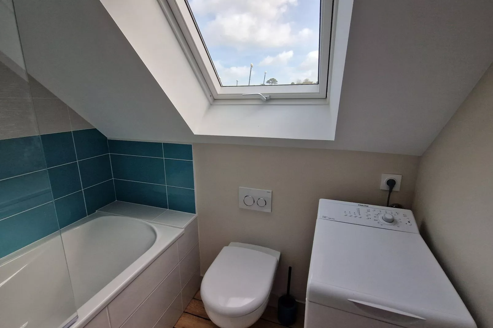 Holiday home in Plougasnou Baie de Morlaix-Bathroom