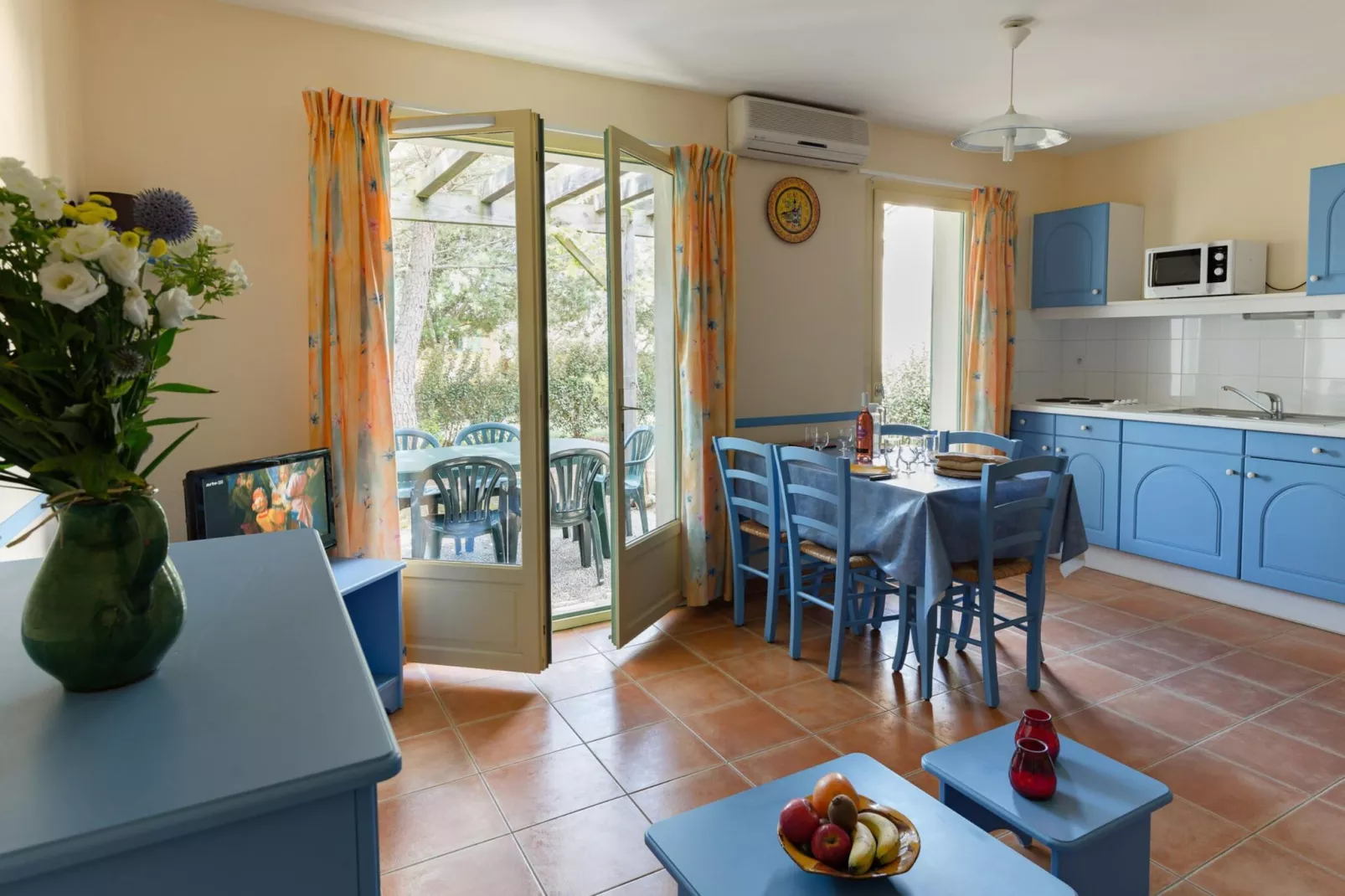Les Mazets de Gaujac 3-Kitchen