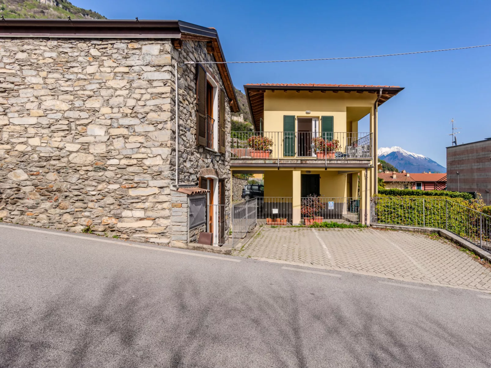 Pieve-Outside