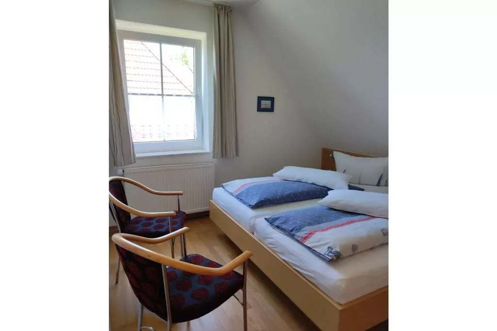 318805-Bedroom