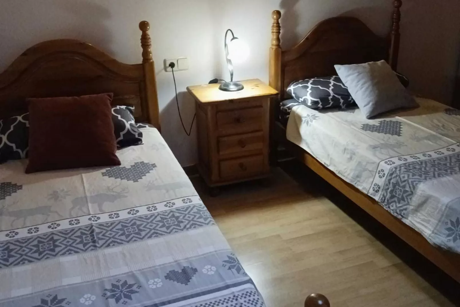 Mas Set Rengs-Bedroom