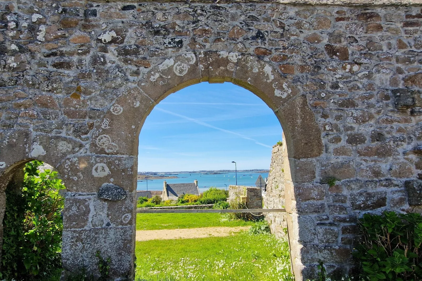 Holiday home in Plougasnou Baie de Morlaix-Areas summer 1km