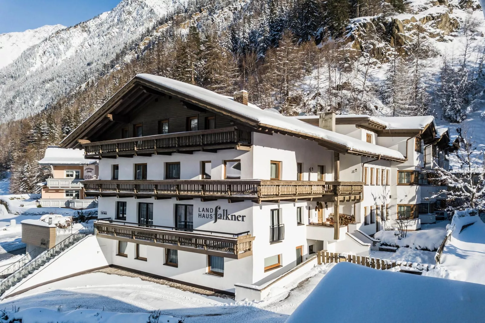 Landhaus Falkner Sölden-Exterior winter