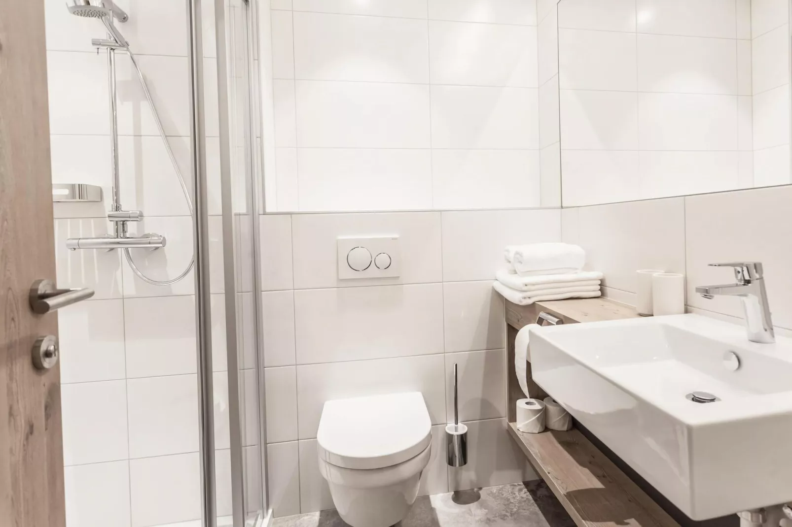 Landhaus Falkner Sölden-Bathroom