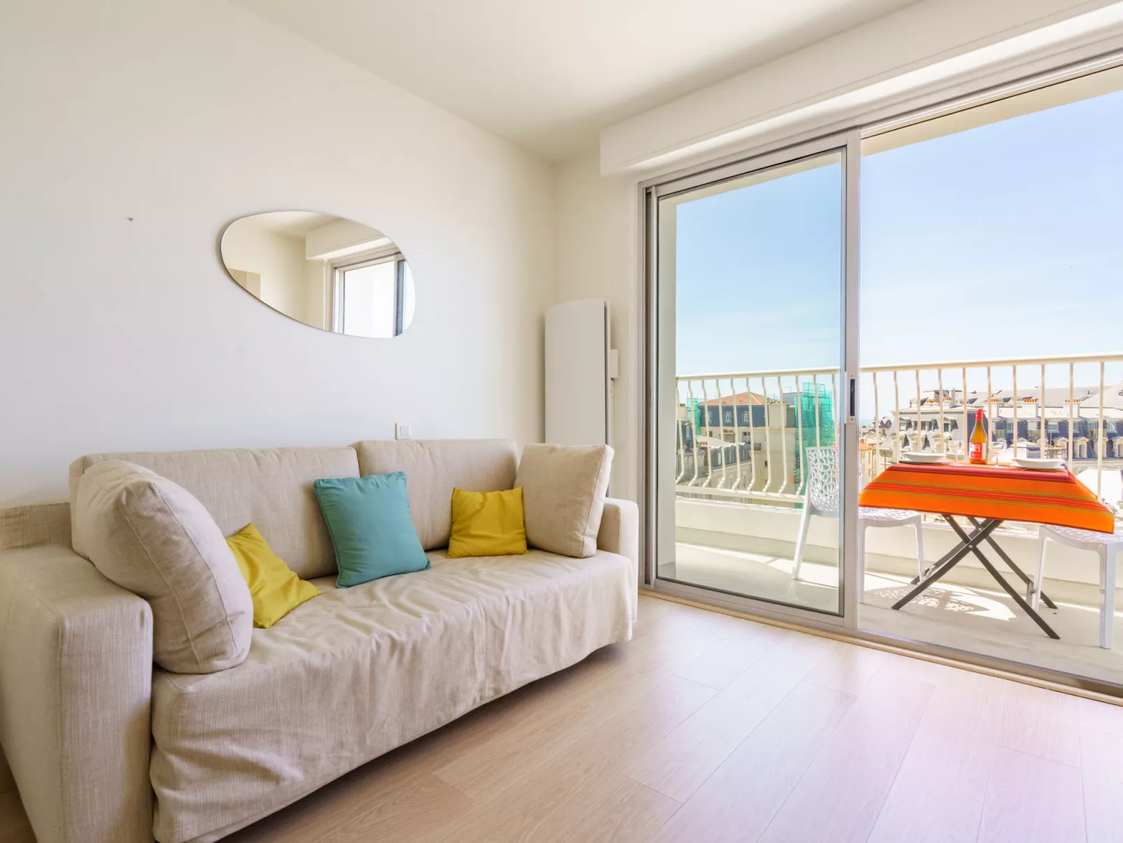 Bellevue Clemenceau-Inside