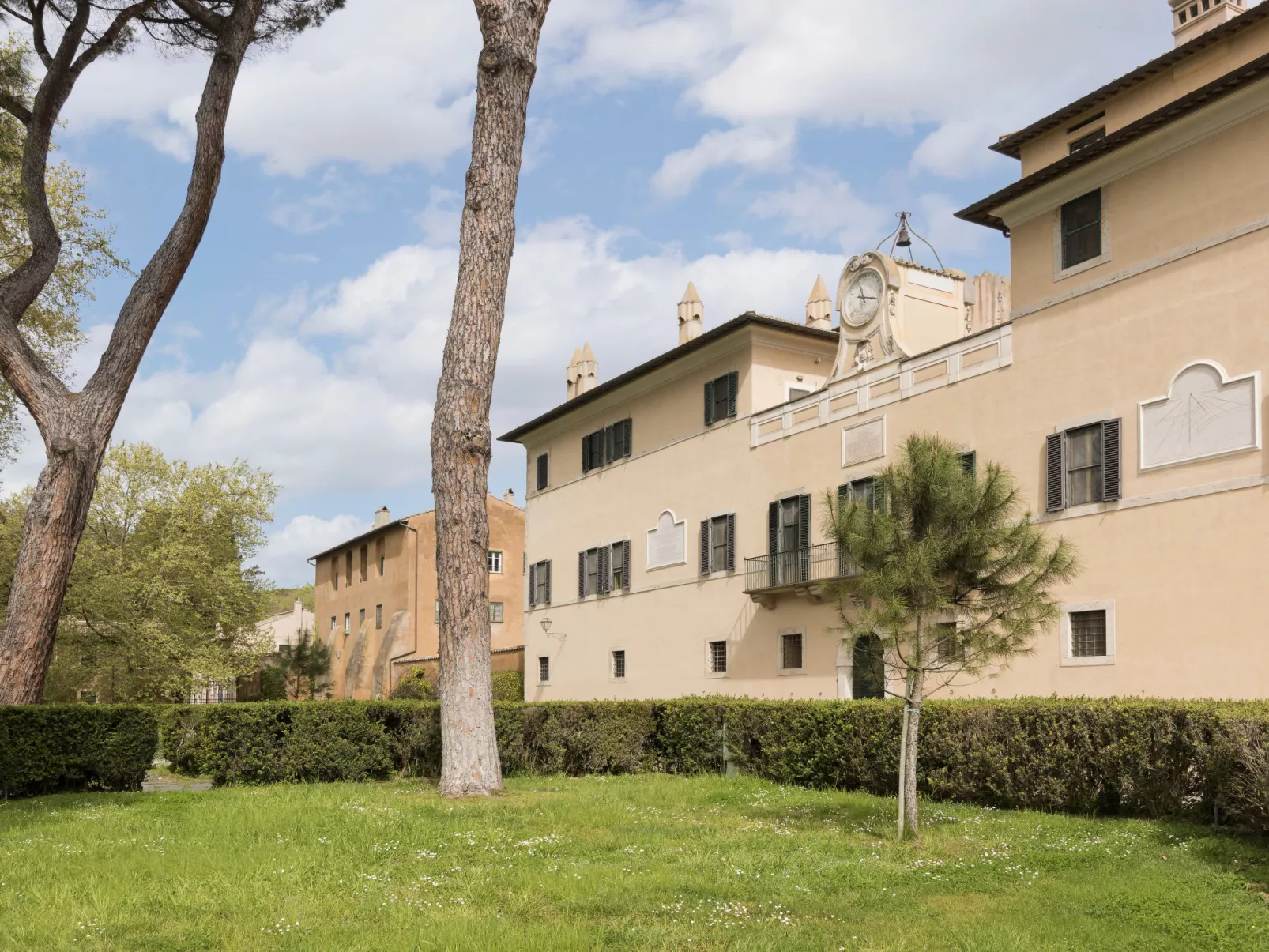 Castello di Torre in Pietra-Outside