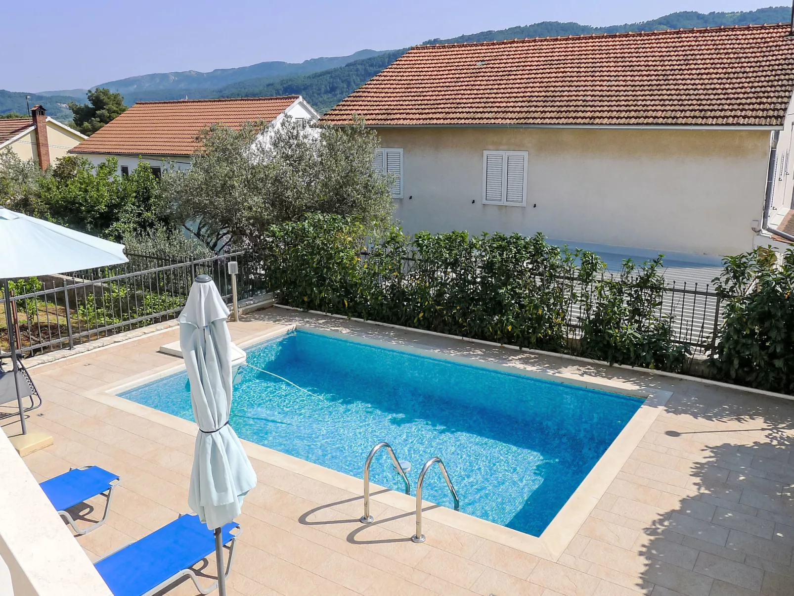 Villa Zlatan-Draußen