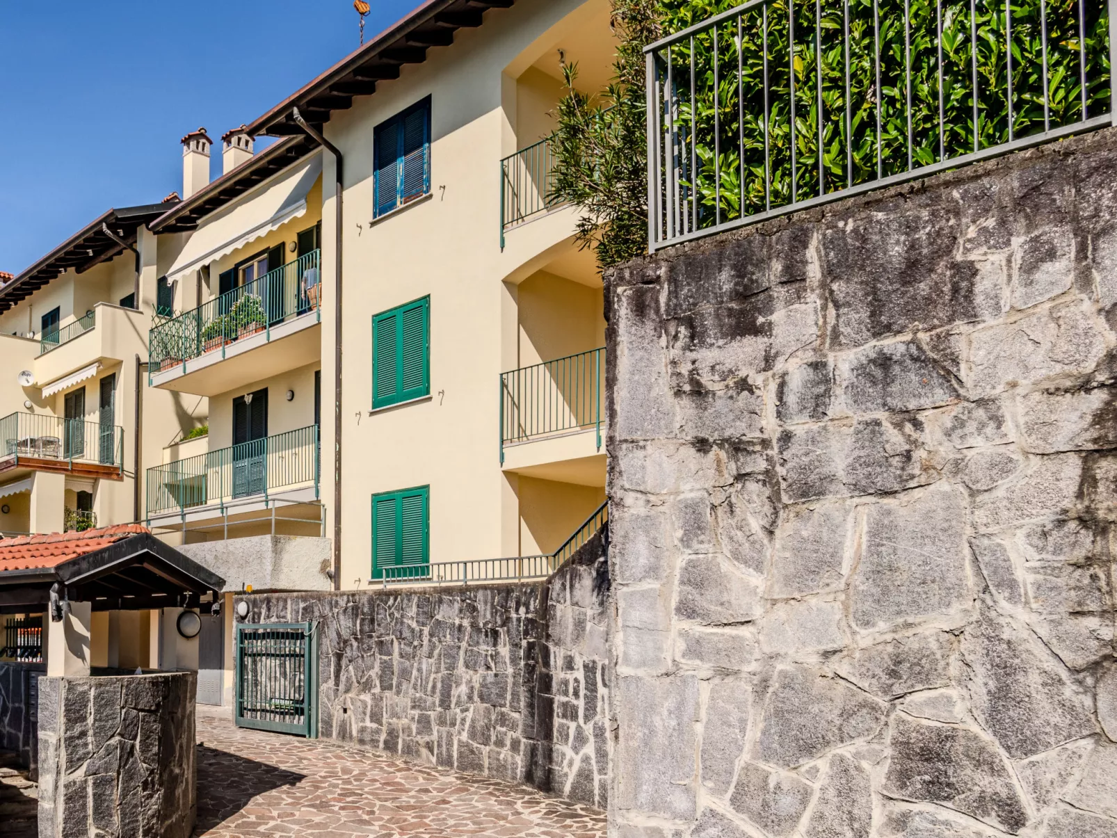 Casa sul Lario-Outside