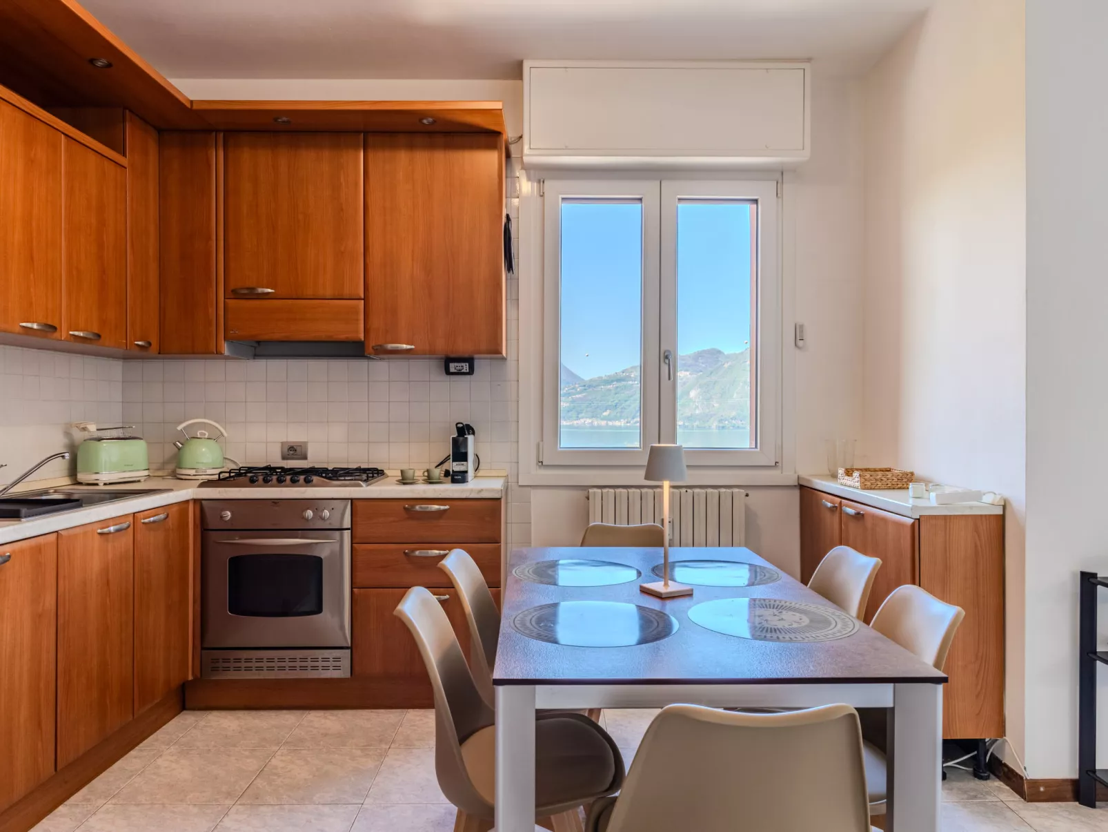 Bellano Lakeview Apartment-Dedans