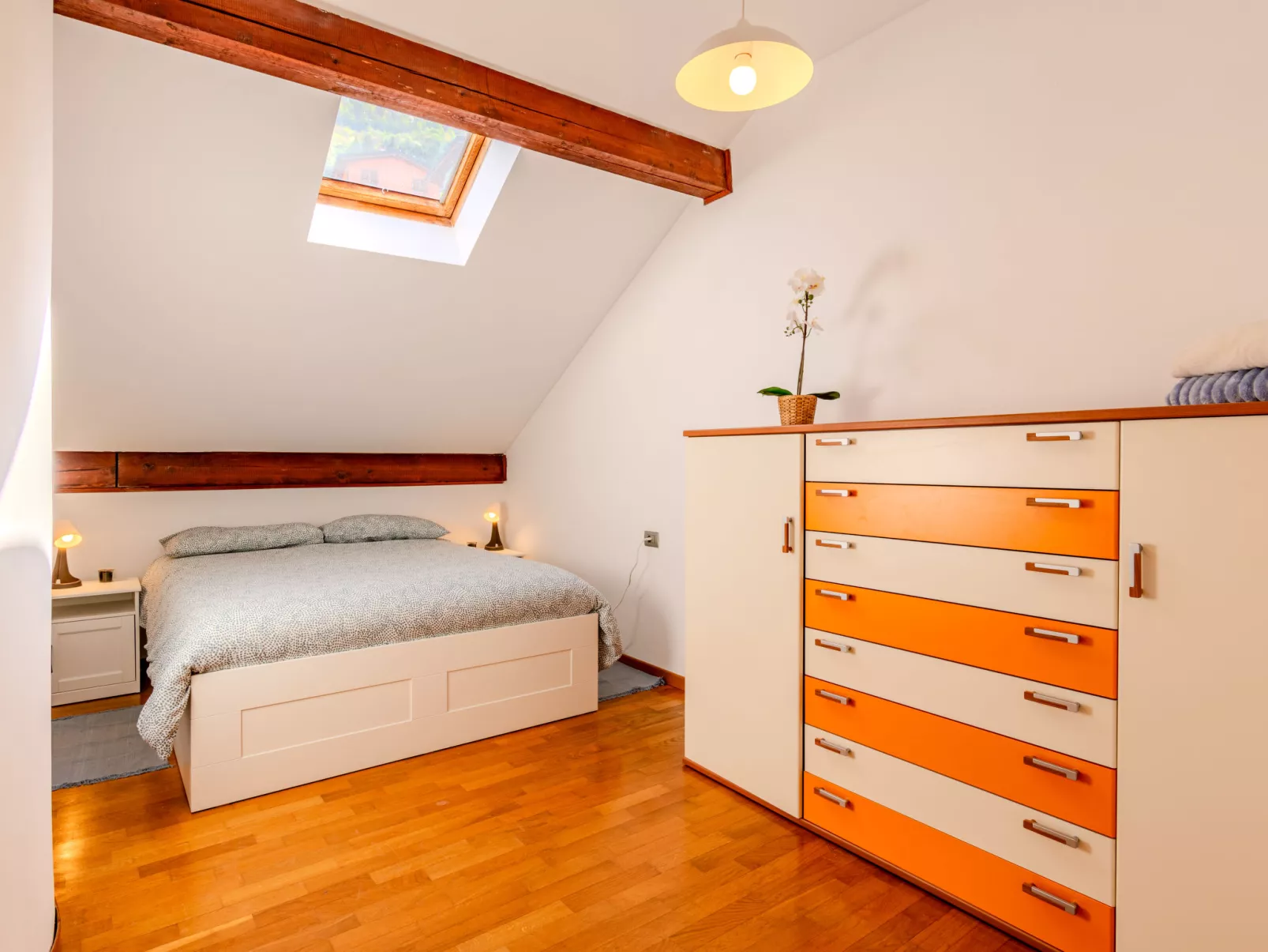 Bellano Lakeview Apartment-Dedans