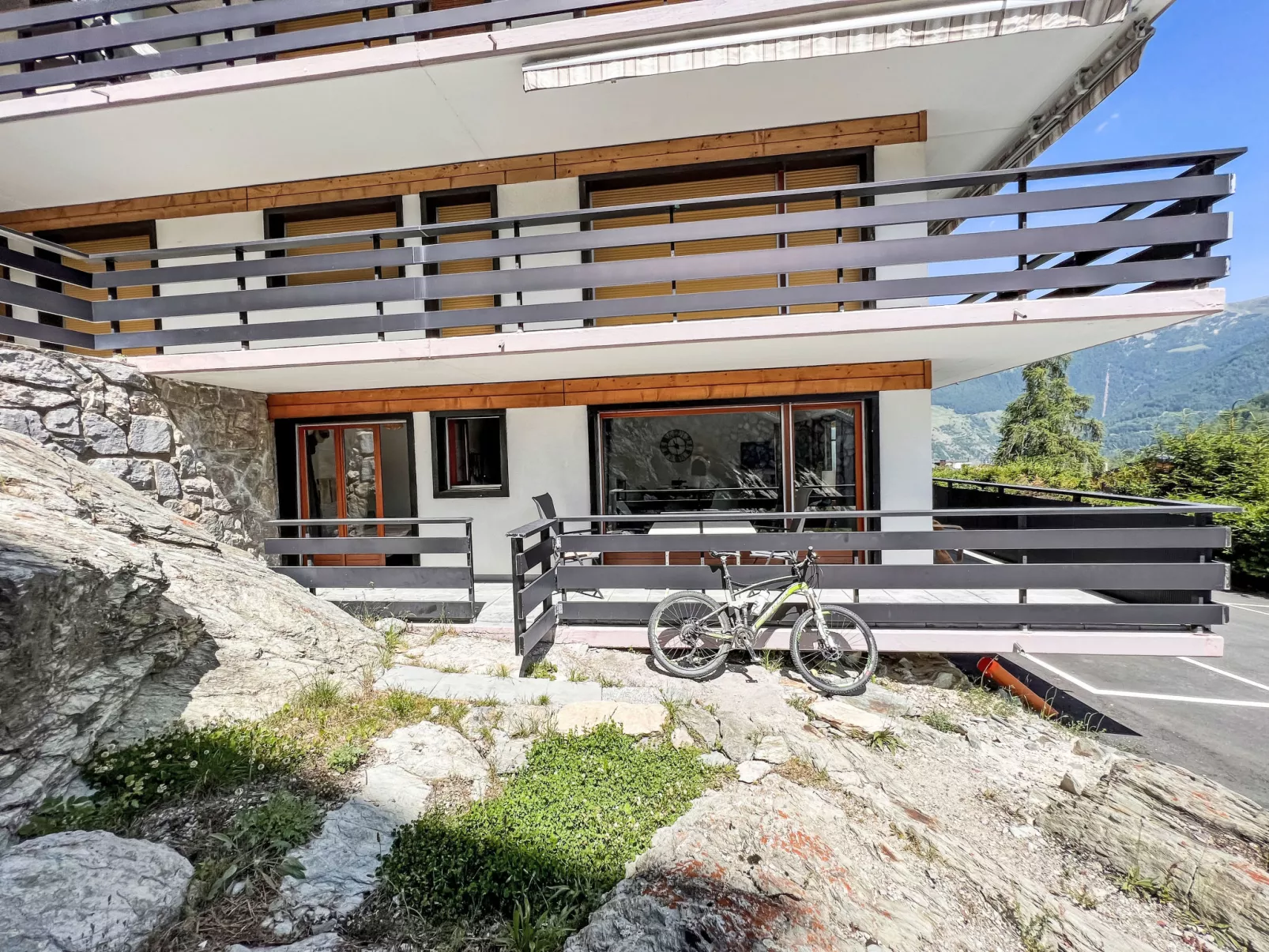 Sunny mountain apartment Aiglon A0-Outside