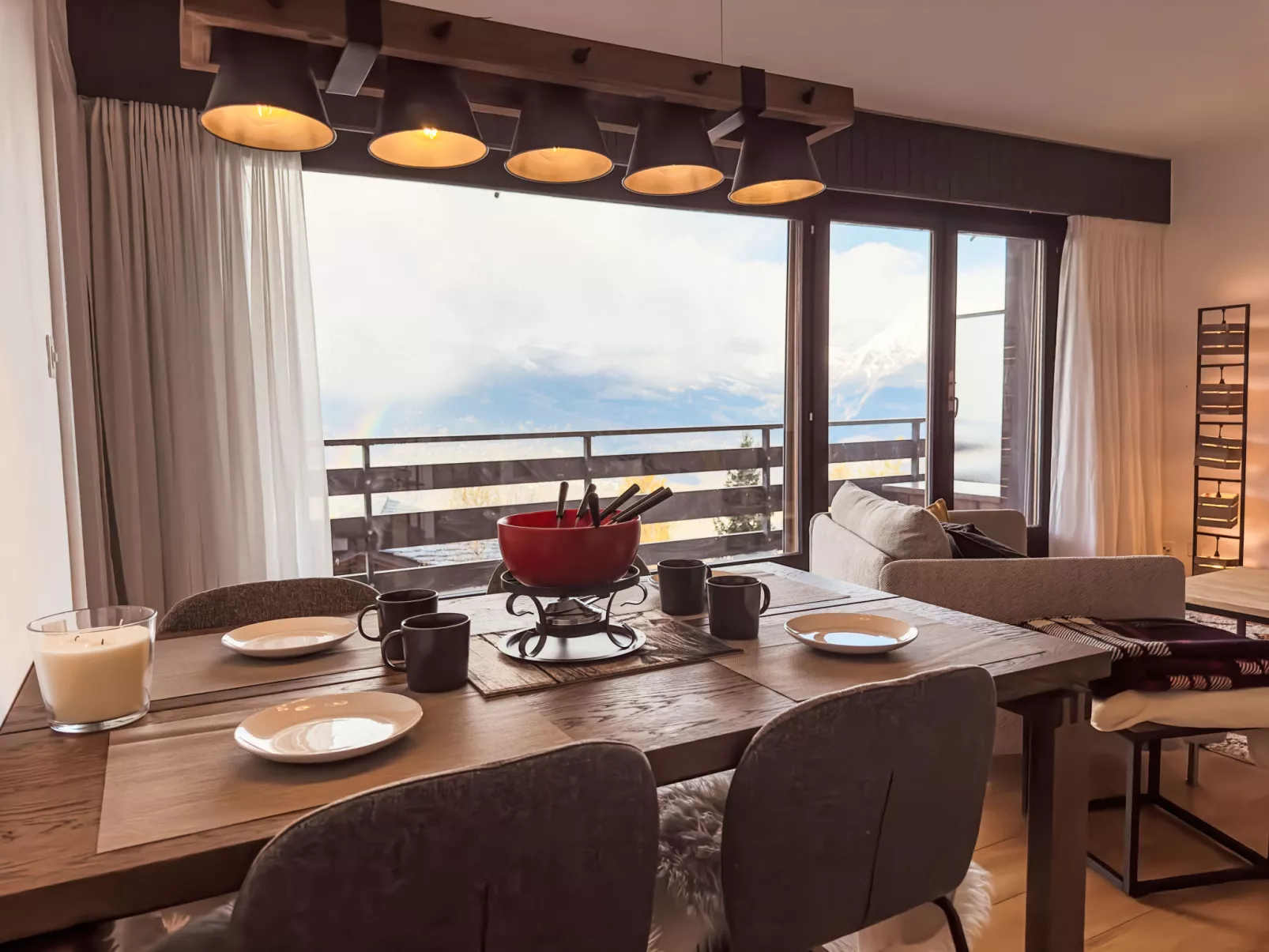 Swiss Alps view Aiglon H2-Inside