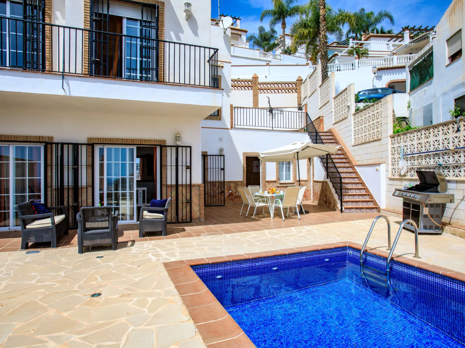 Mirador A-Outside