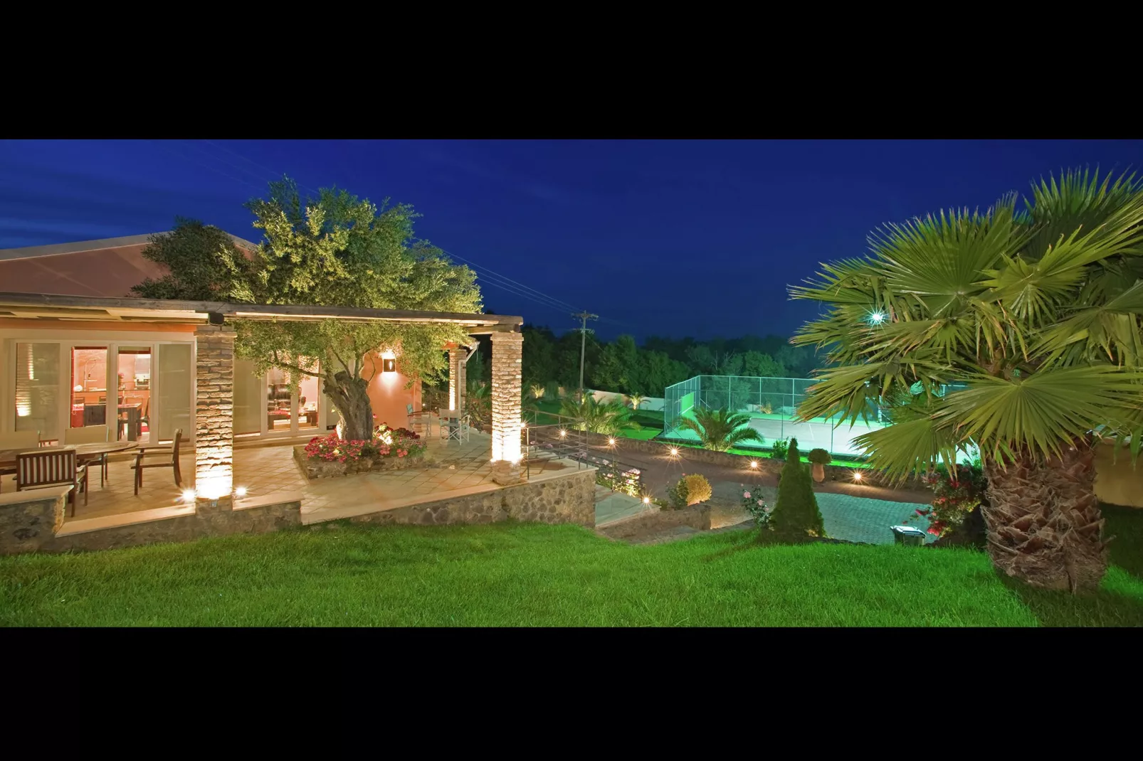 Villa Classic-Exterior summer