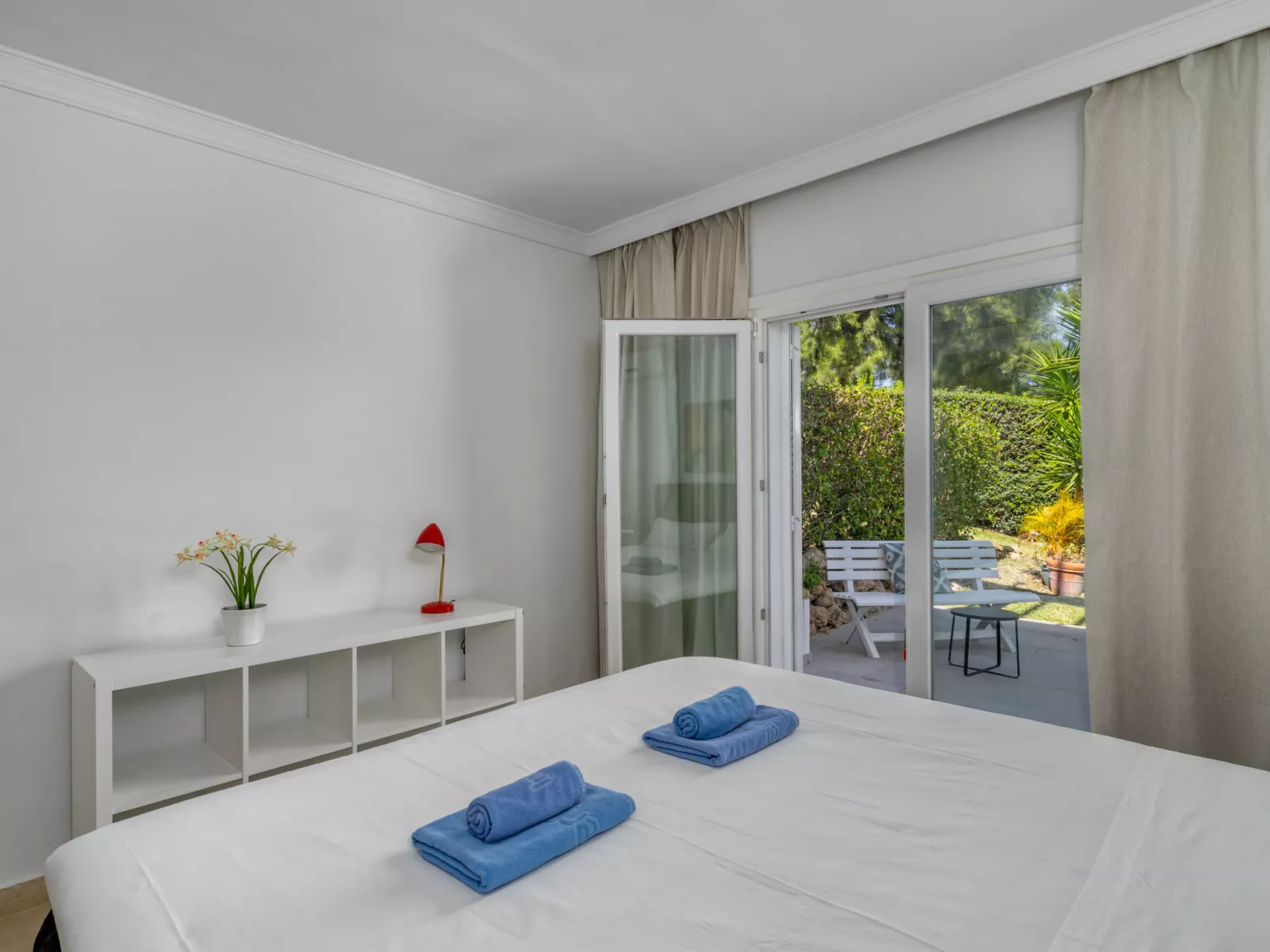 Ivy green golf view-Inside