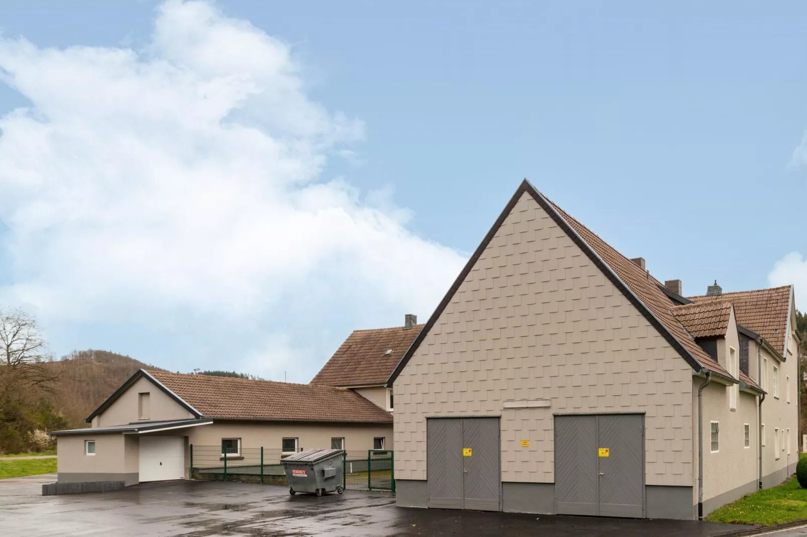 Groepshuis Eifel-Exterior in summer