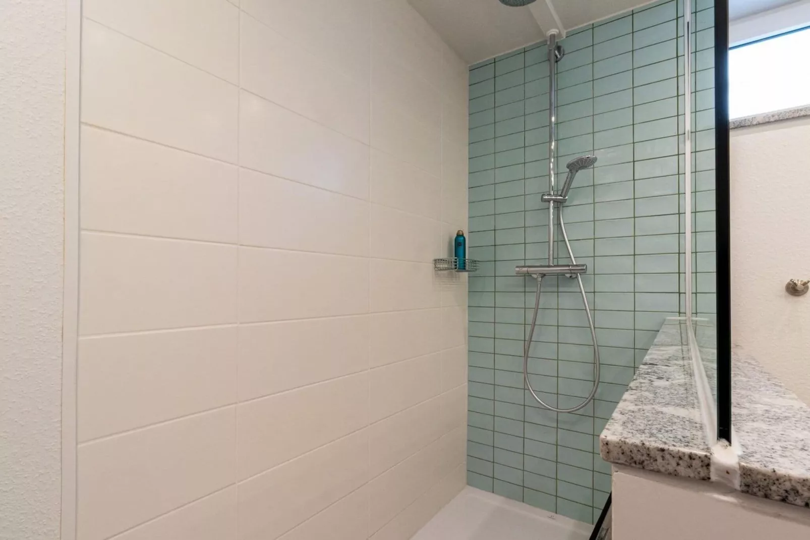 Am Höhlchen-Bathroom