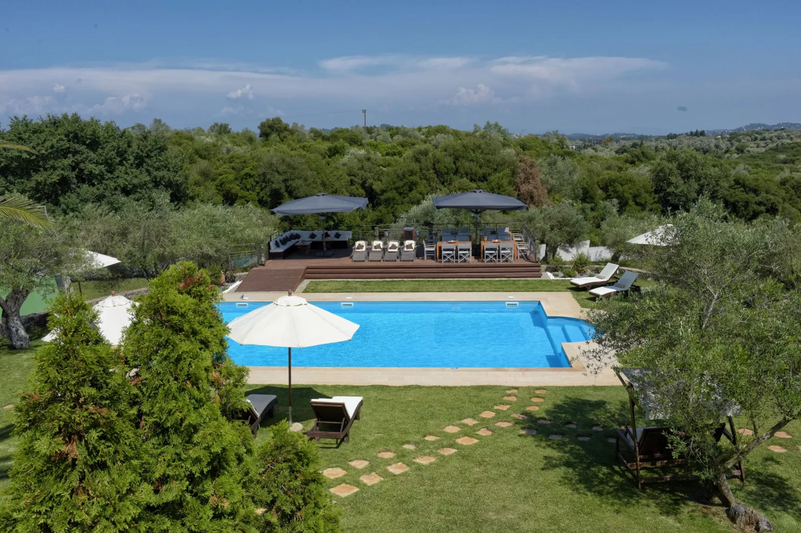 Villa Classic-Gardens summer