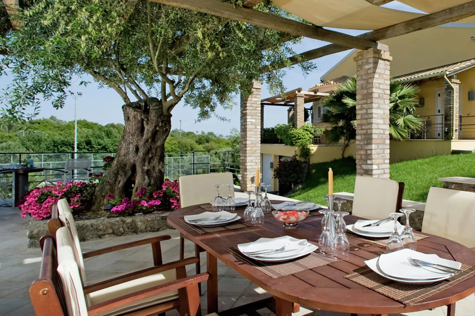 Villa Classic-Gardens summer