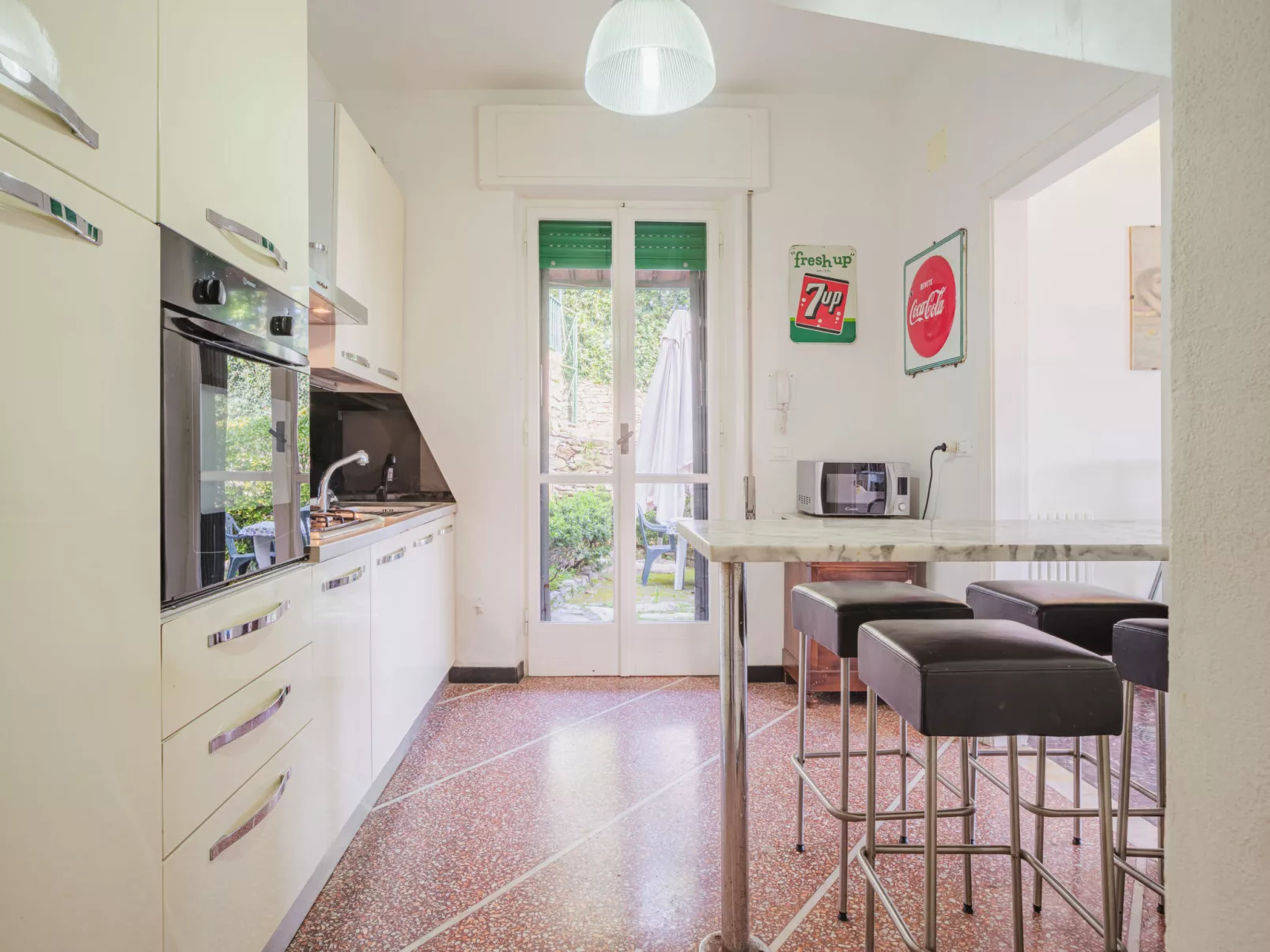 Villa Poc-Inside