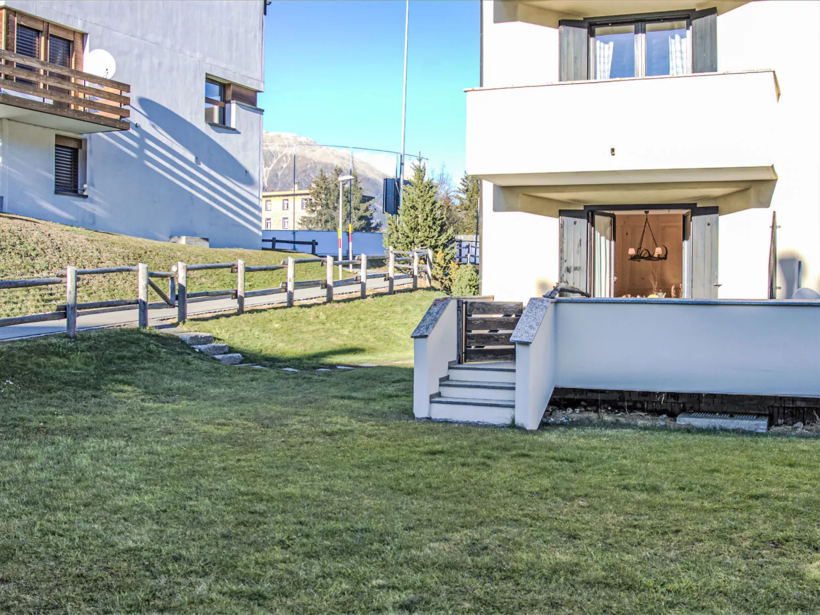 Chesa Tschierv II 30-Outside