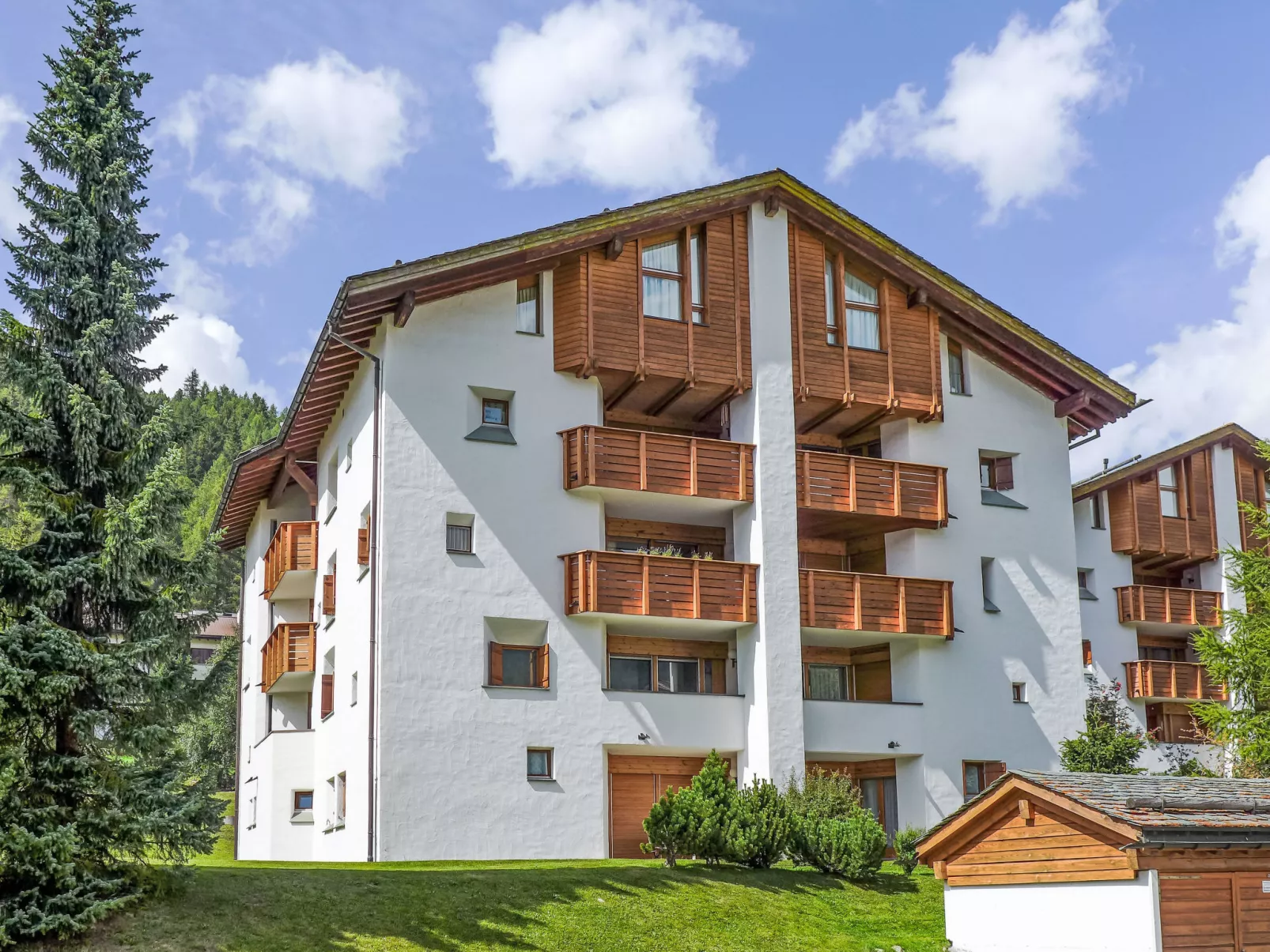 Chesa Maurus A12-Outside