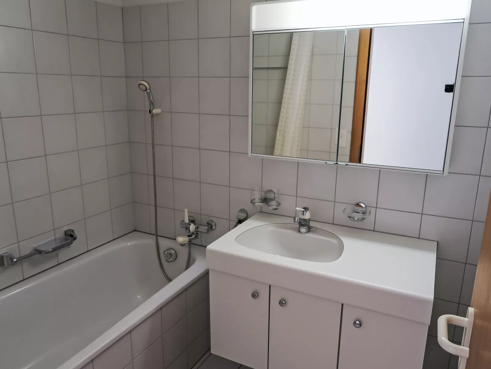 Apt D 045-Inside