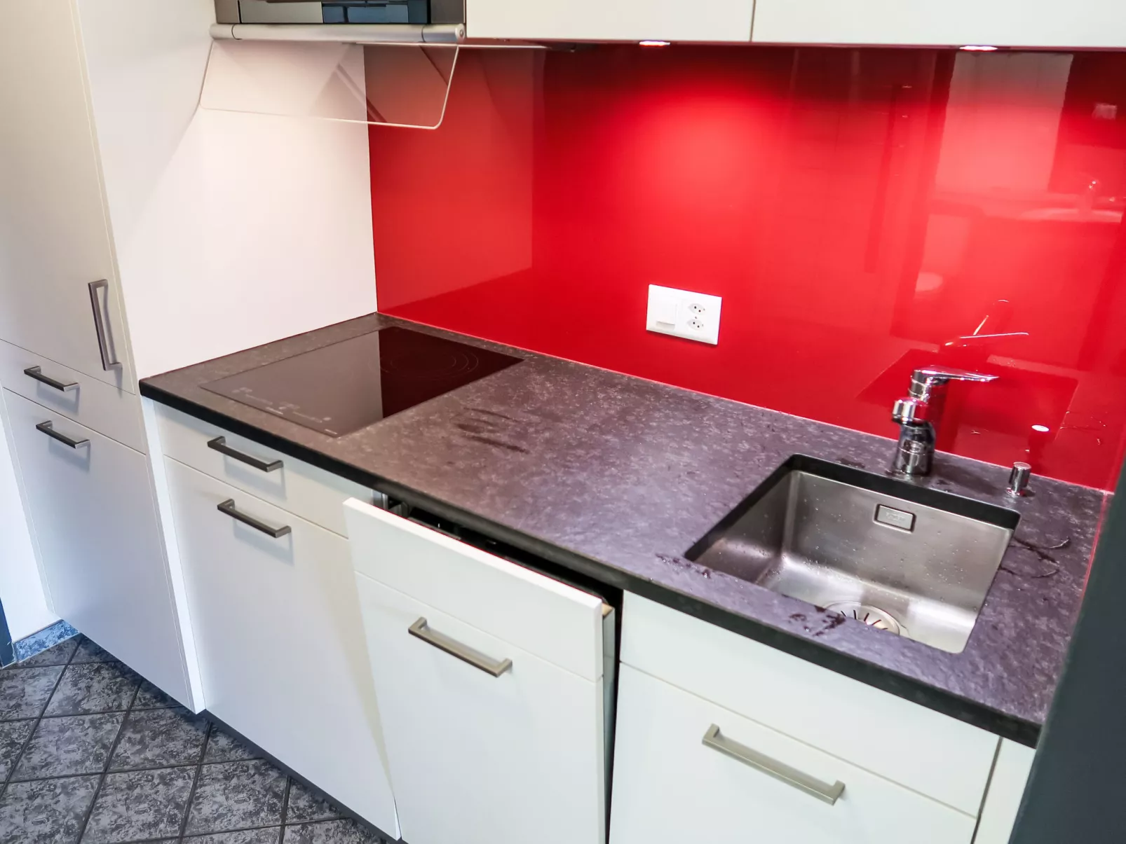 Apt B 093 - Inside