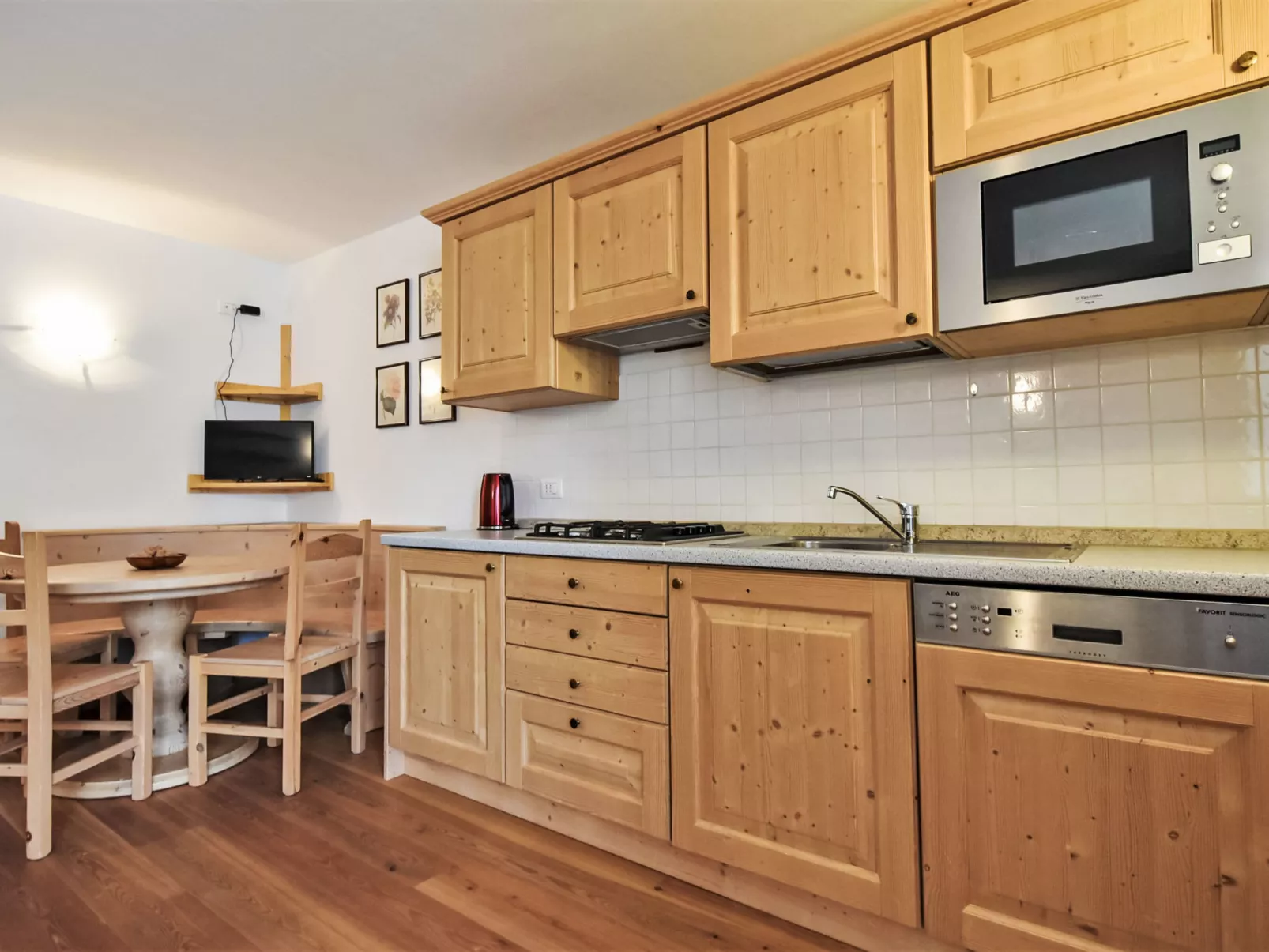 Giglio Apartment-Inside