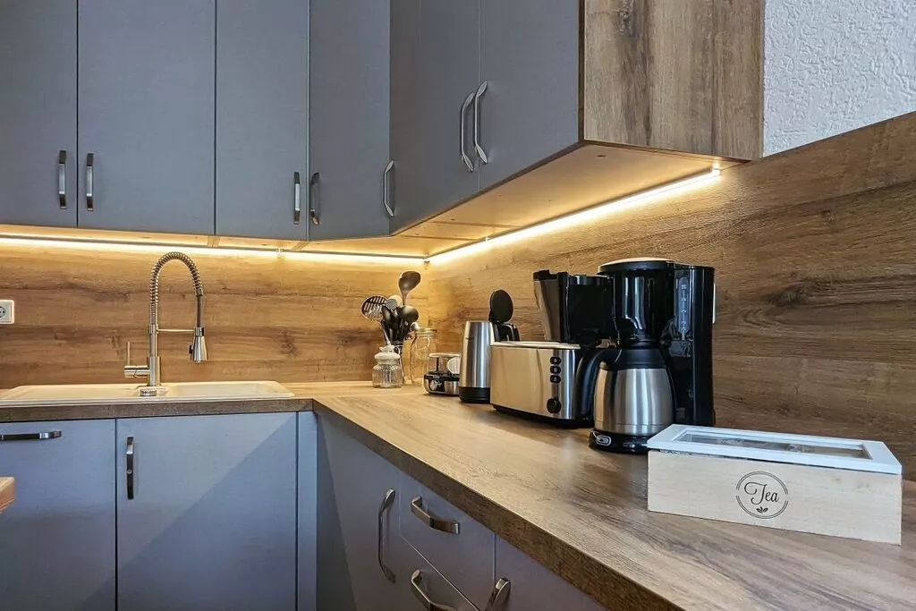 464620-Kitchen
