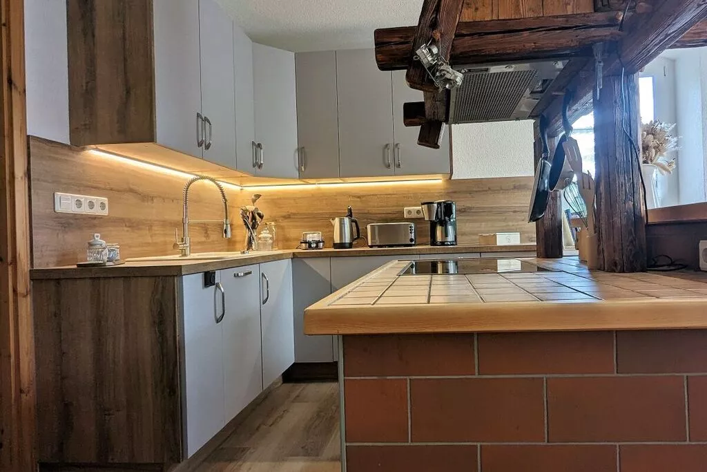 464620-Kitchen