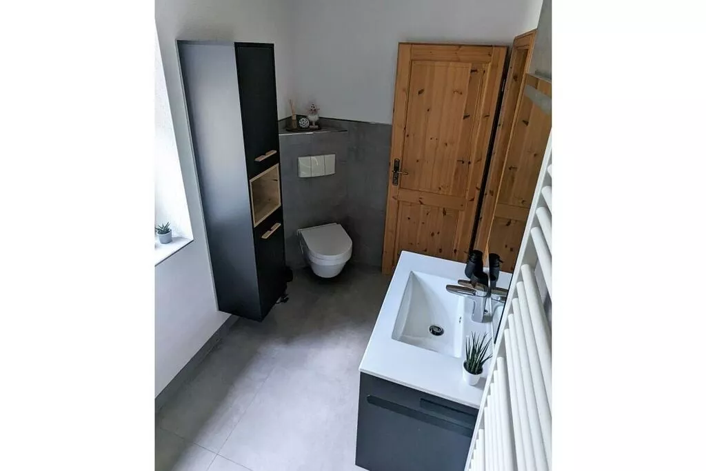 464620-Bathroom