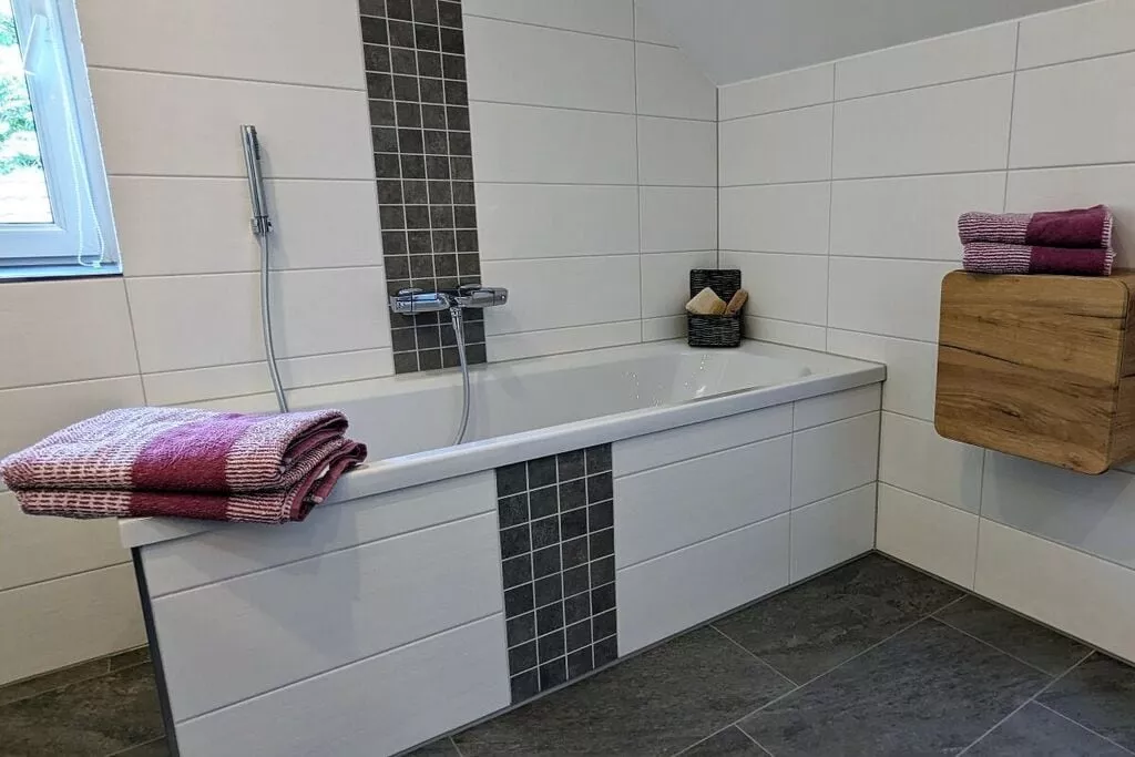 464620-Bathroom