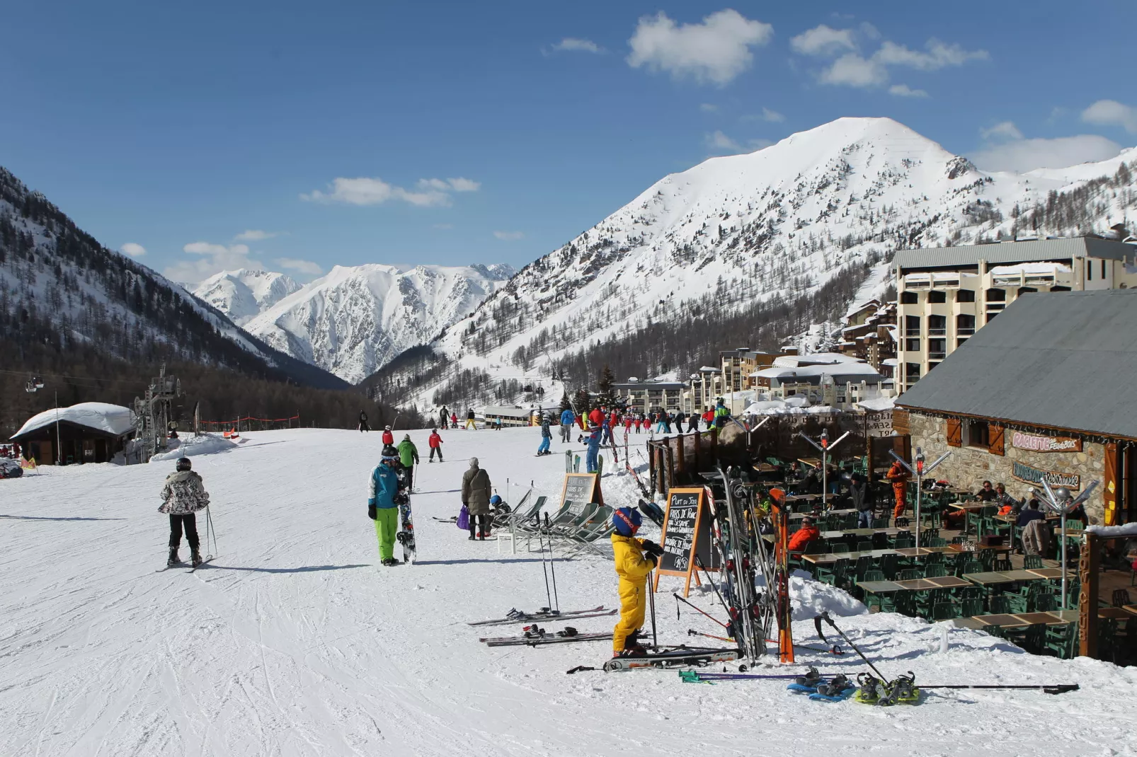 Les Terrasses d'Isola 1-Area winter 1km