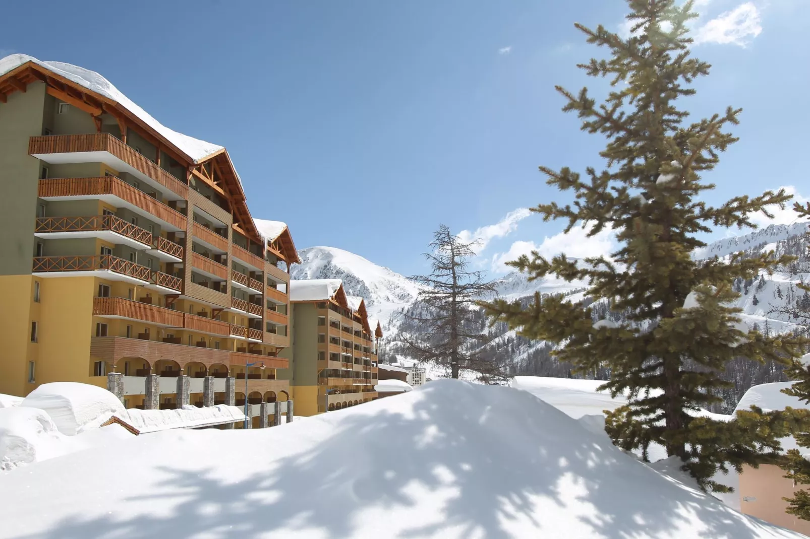 Les Terrasses d'Isola 1-Exterior winter