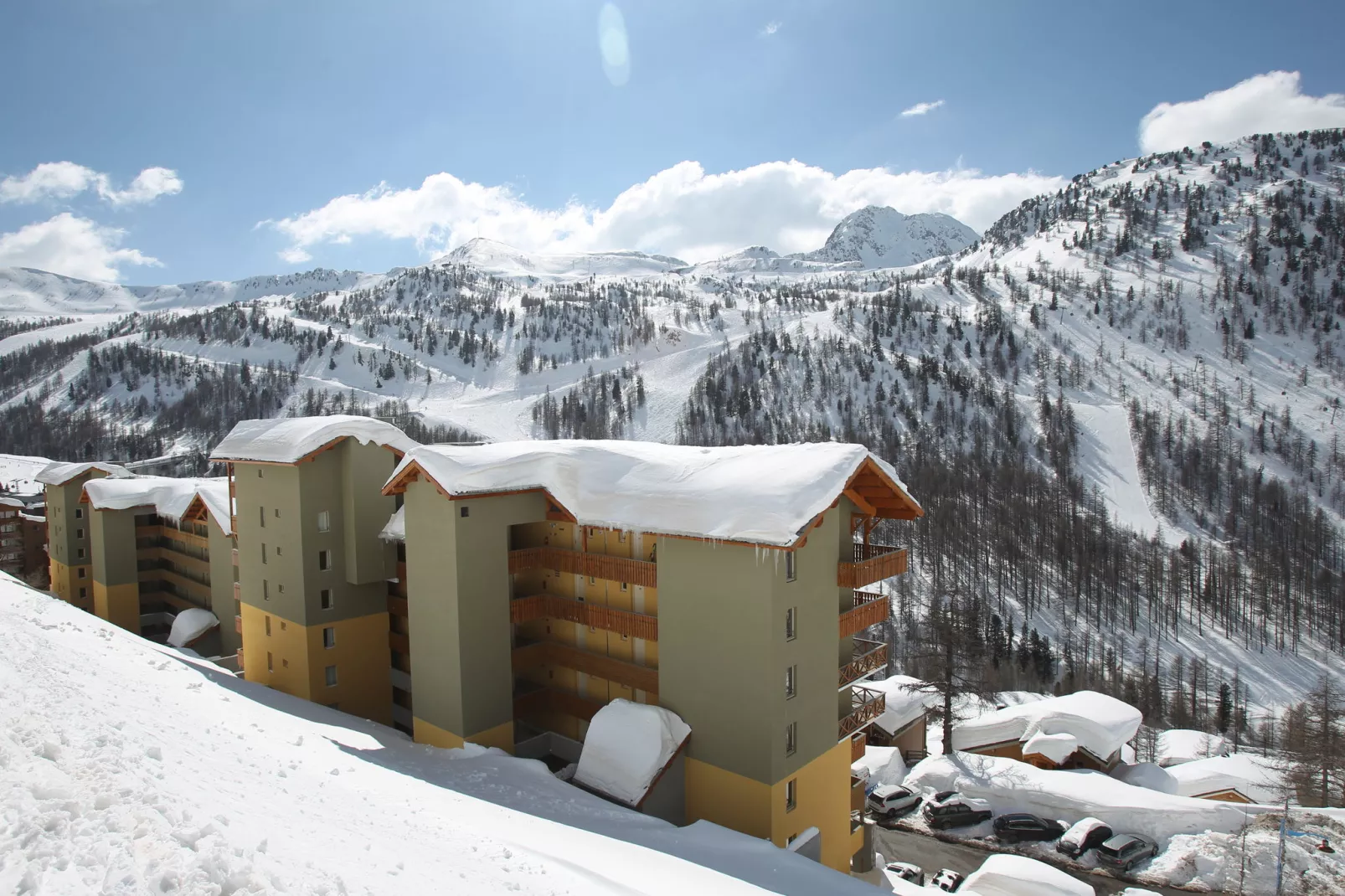 Les Terrasses d'Isola 2-Area winter 1km
