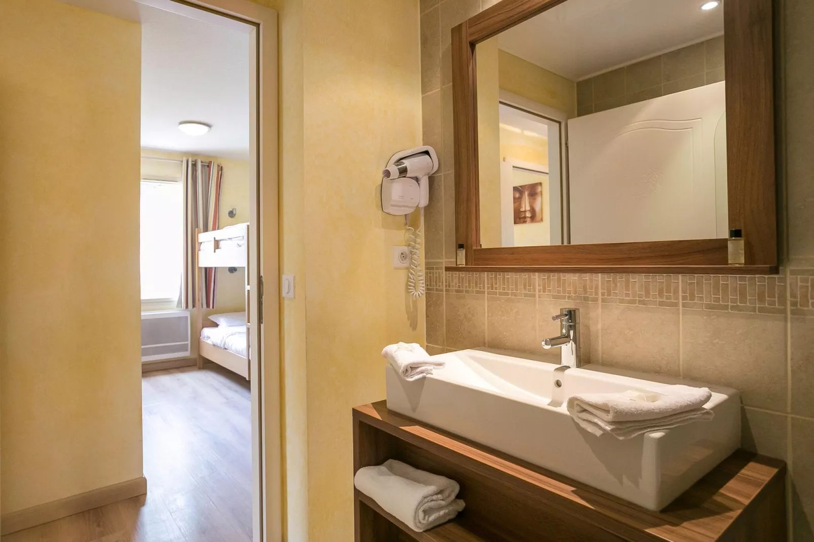 Les Terrasses d'Isola 2-Bathroom