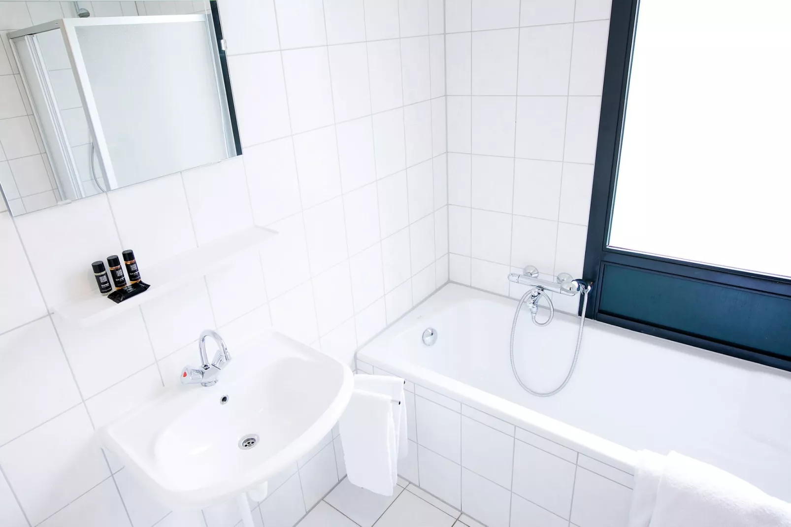 Comfort bungalow – max 4 personen – Nummer 84-Badezimmer