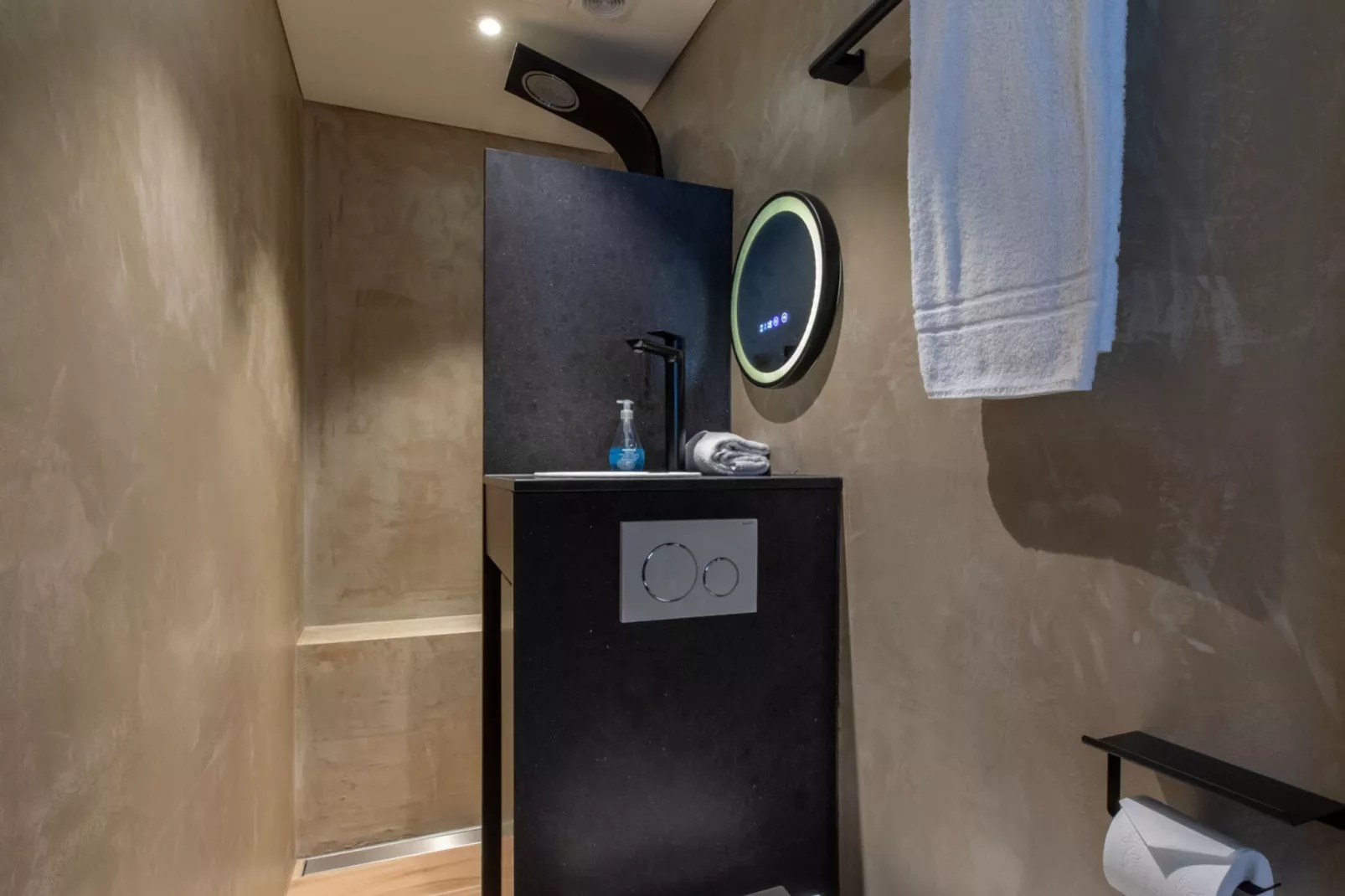 Walstraat 103-C-Bathroom