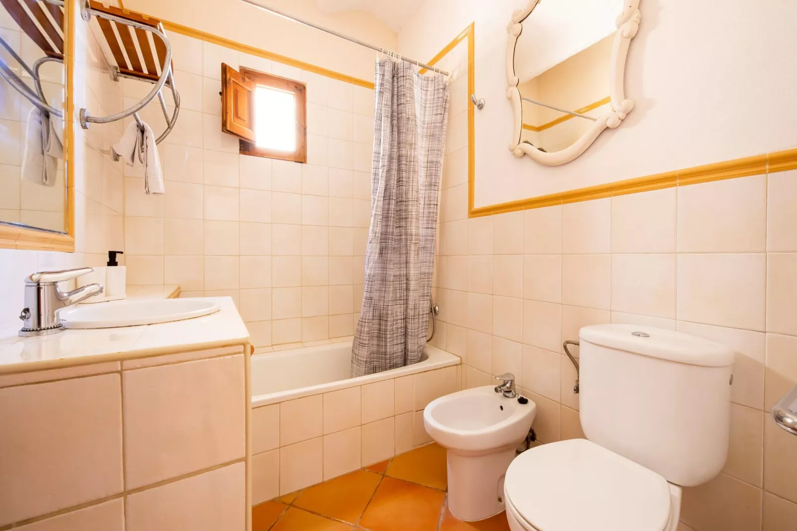 Gallinero-Bathroom