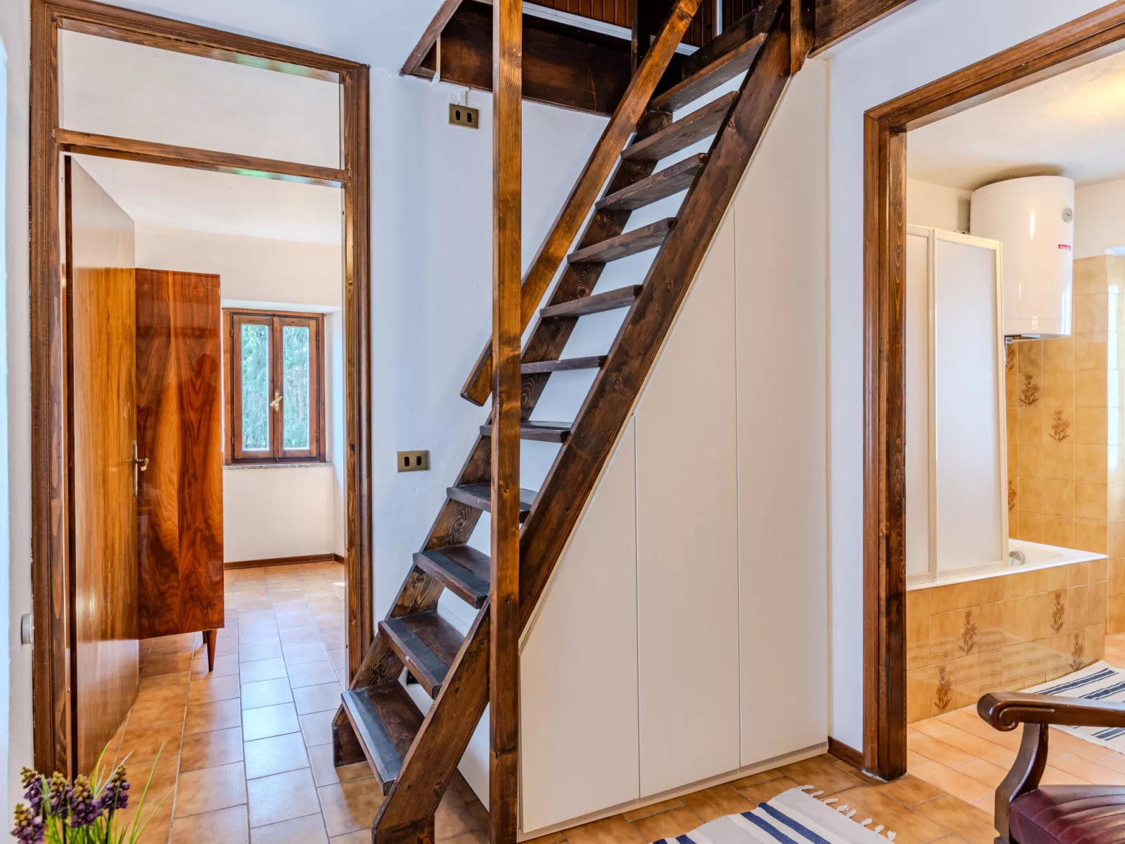 Casa Sul Torrente-Inside