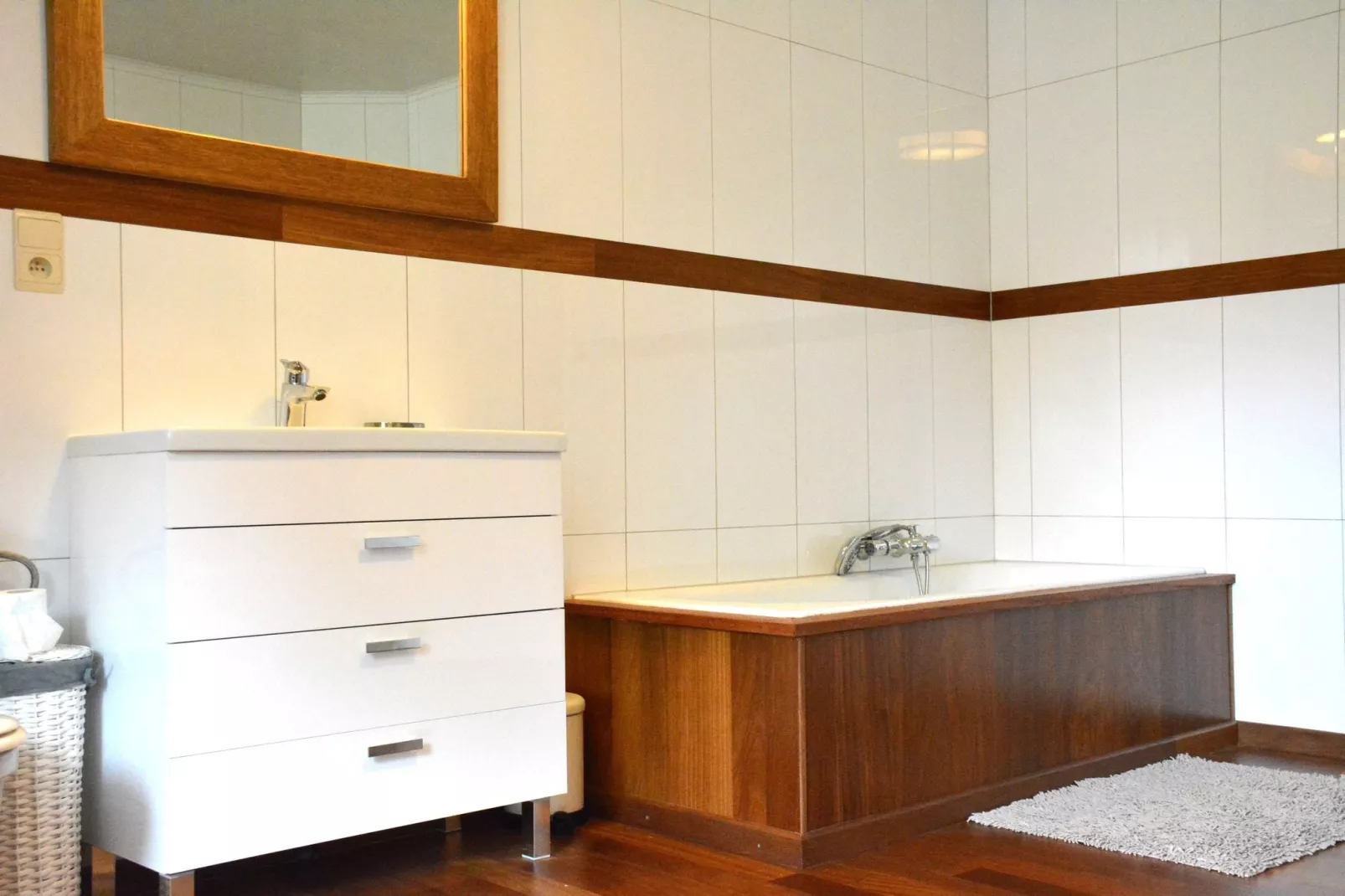 Chez Zélie-Bathroom